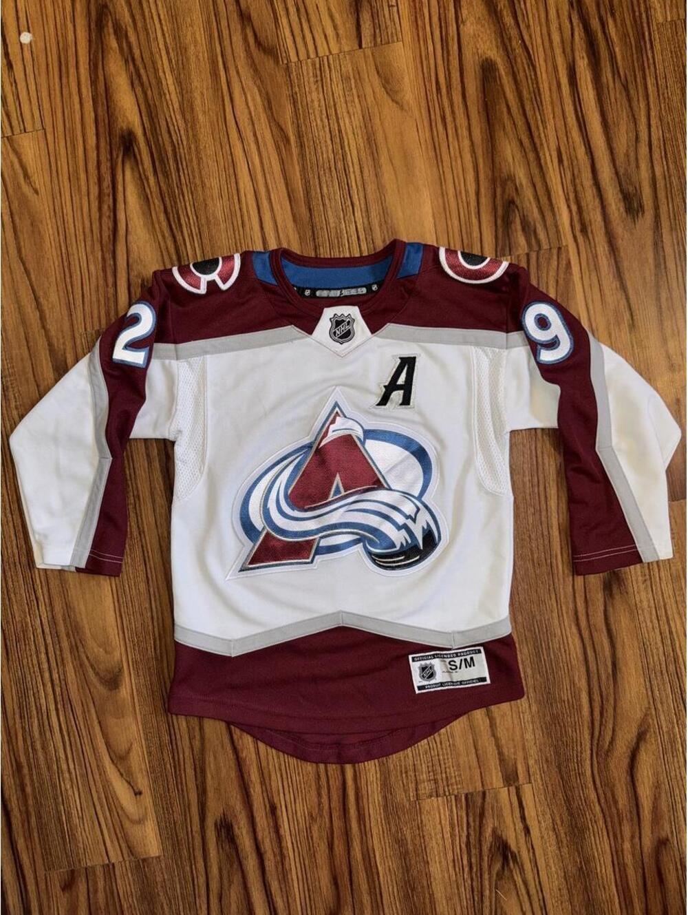 Colorado Avalanche Nathan MacKinnon 29 NHL Jersey – Size S/M